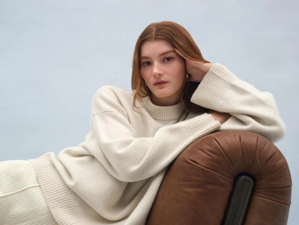 Cashmere Blend Cozy Crewneck in Ivory