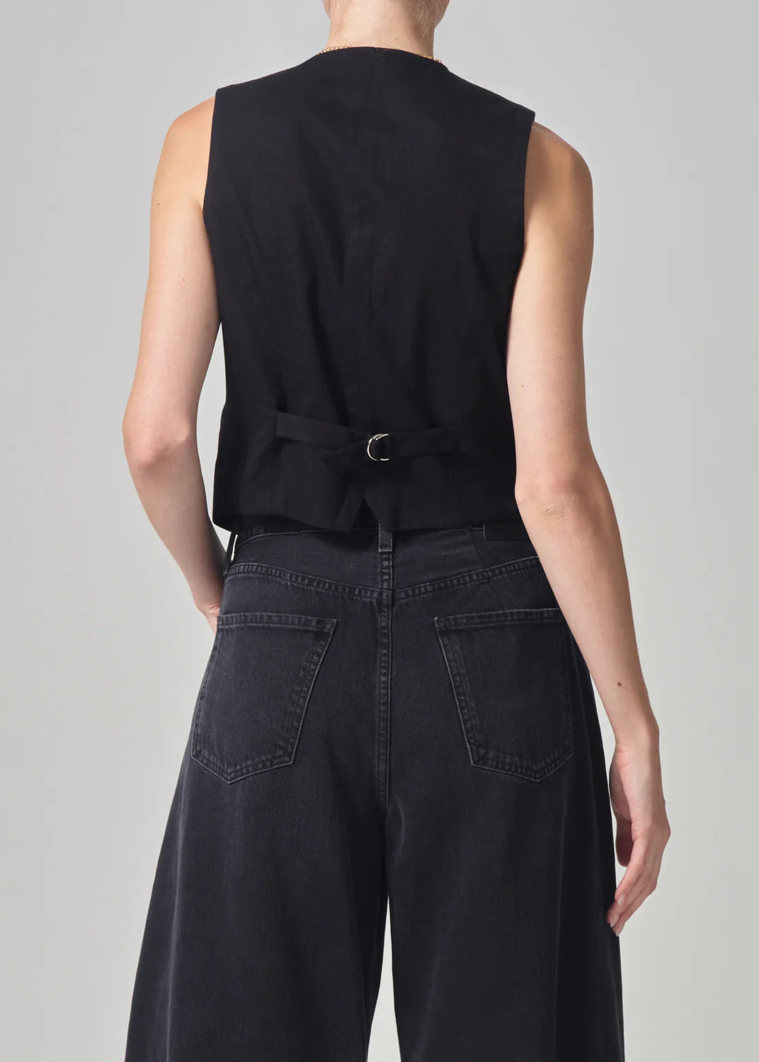 Sierra Vest in Black