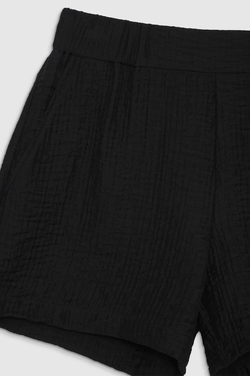 Koa Short in Black