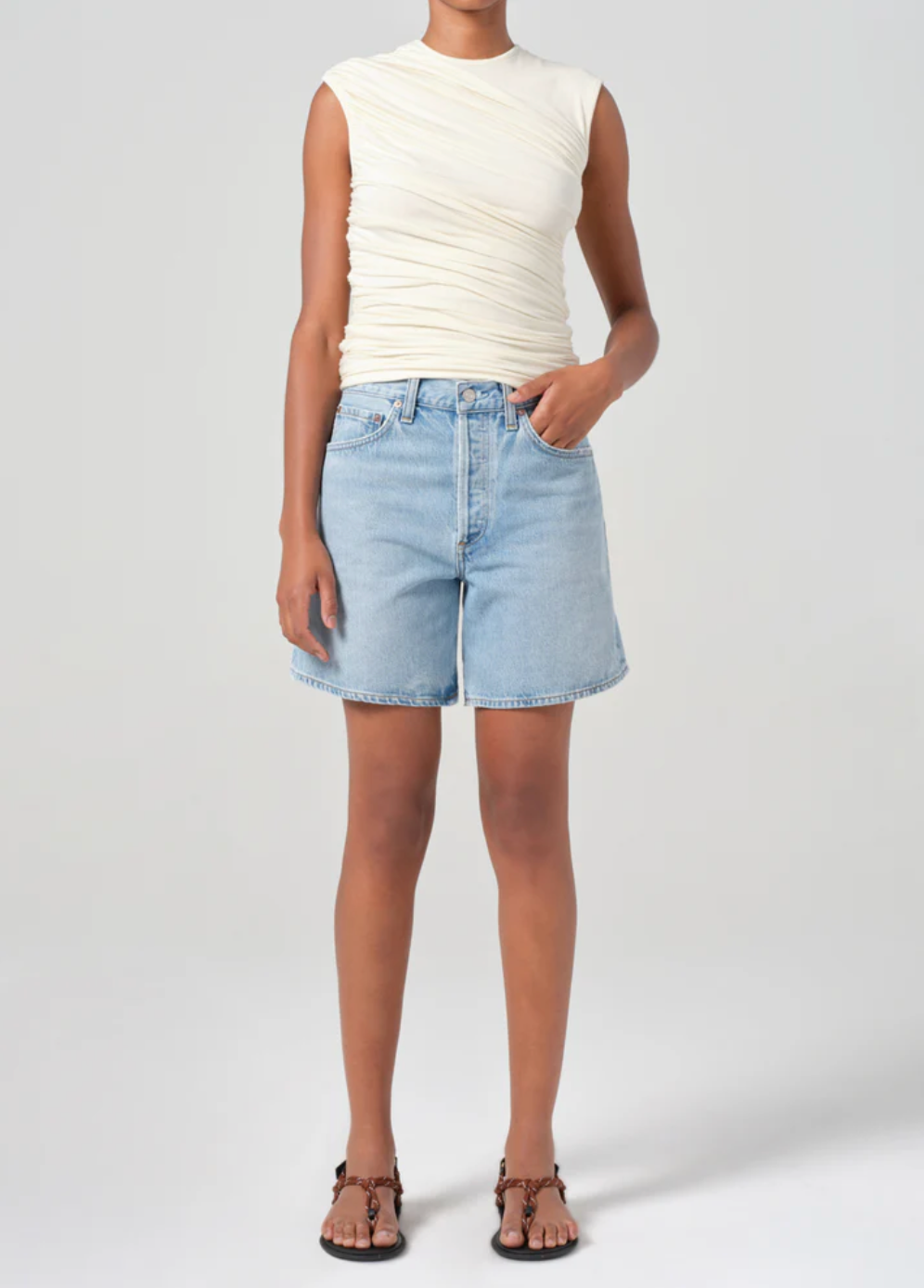 Dame Short in Coax