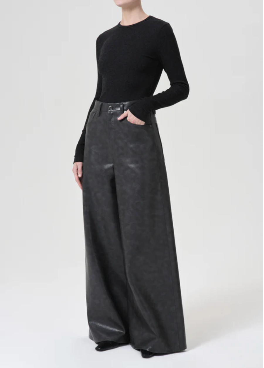 Delphi Slim Tee in Katniss