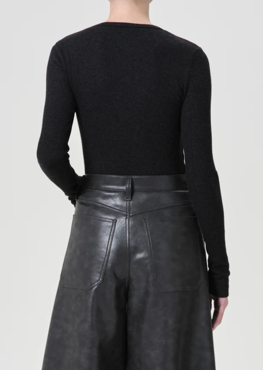 Delphi Slim Tee in Katniss