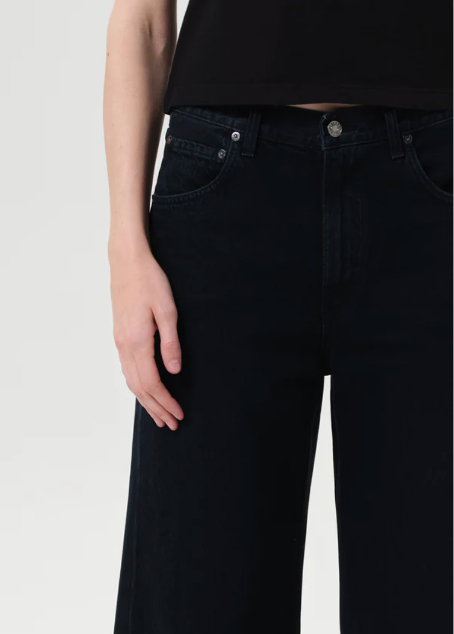 Low Curve Crop Jean in Crushed