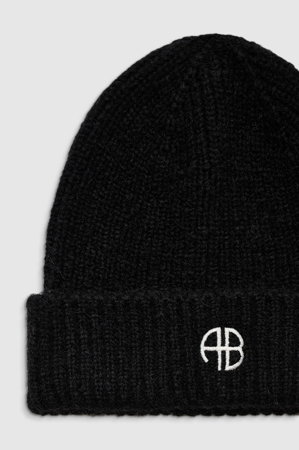 Elia Beanie in Black