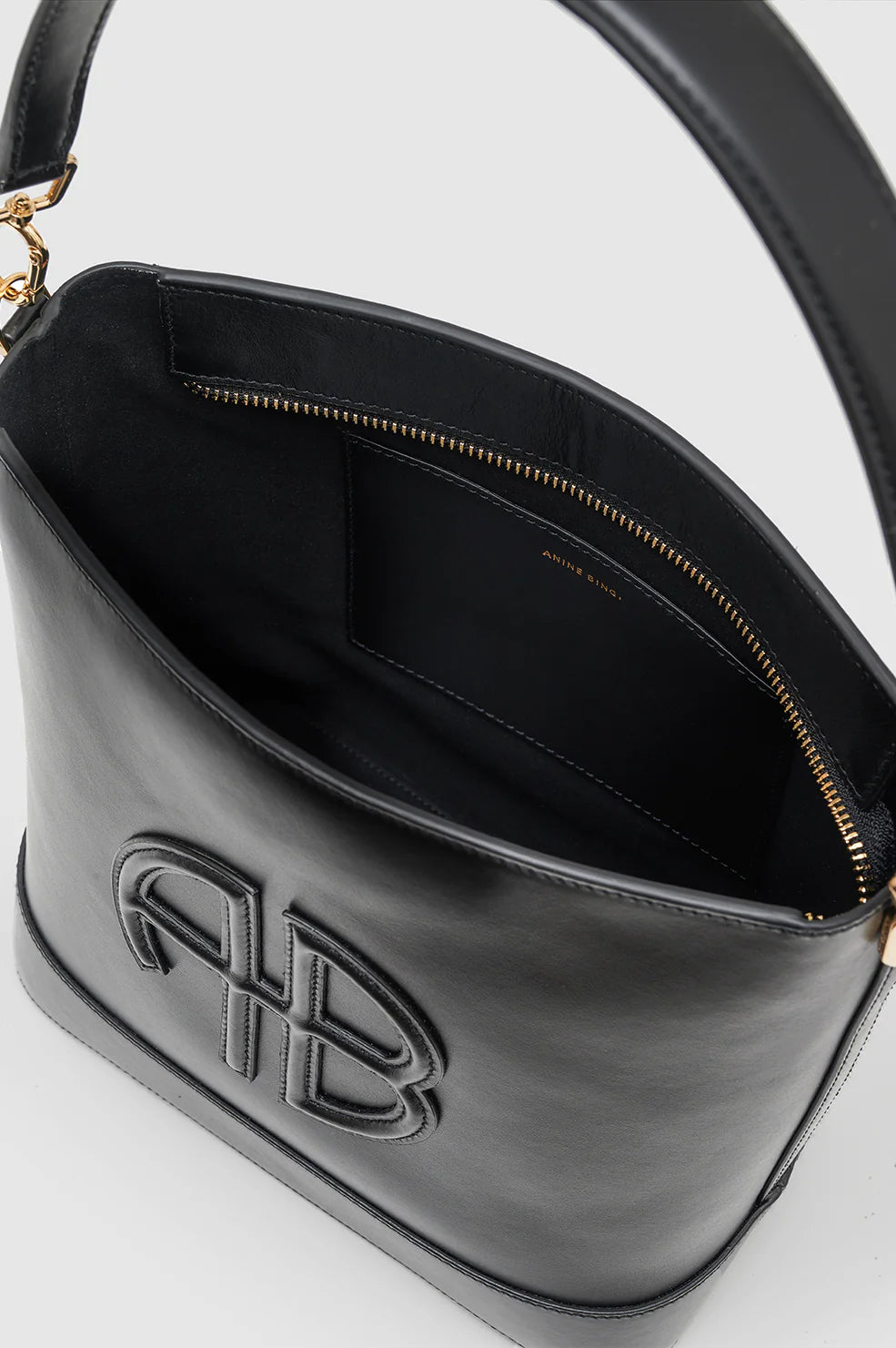 Lili Bucket Bag in Black