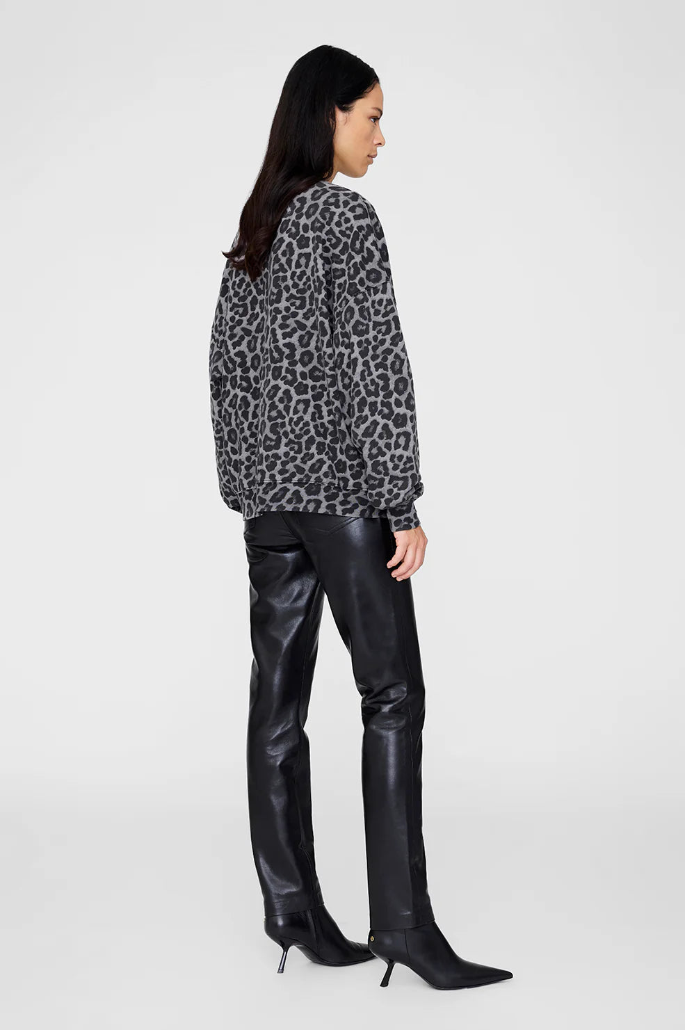 Miles Sweatshirt in Grey Leopard