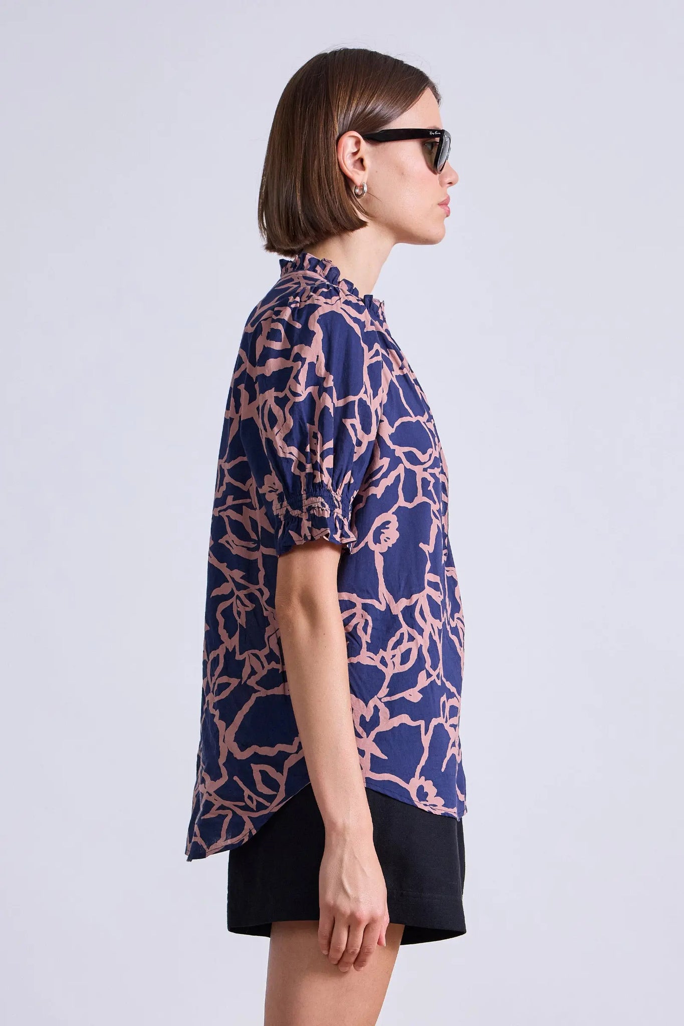 Los Altos Top in Large Lace Floral Navy