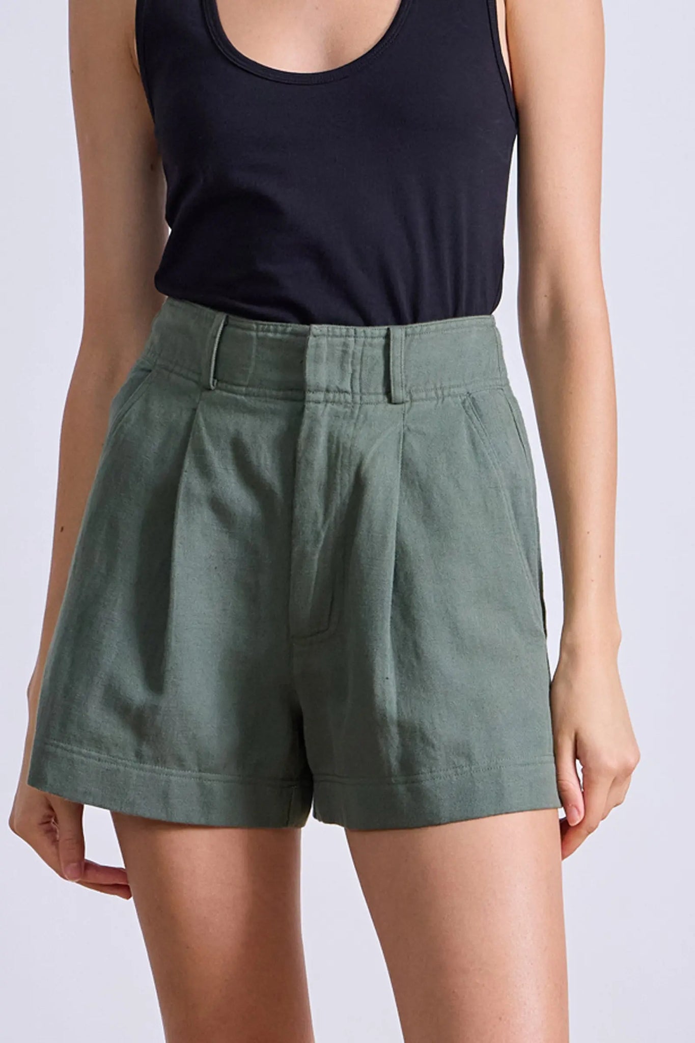 Short Bari Short in Thyme