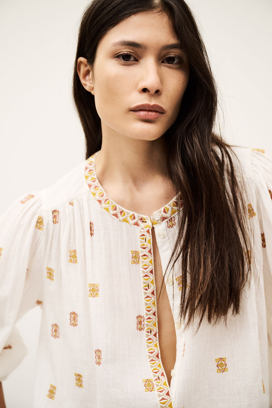 Daphne Shirt. Ecru