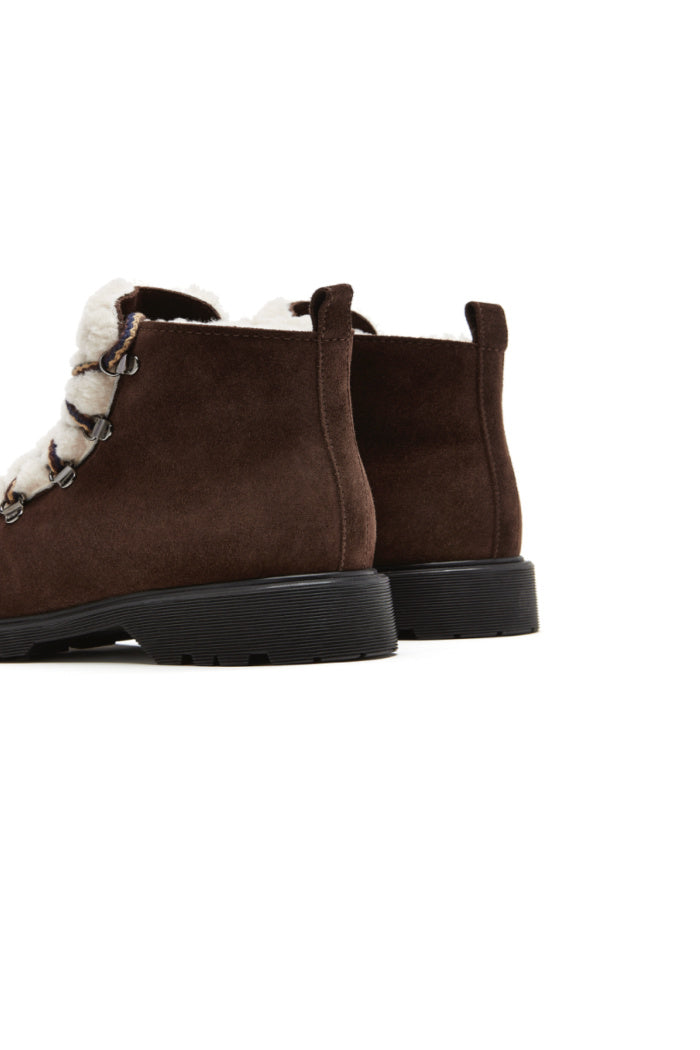 Hugo Boot in Brunette Suede