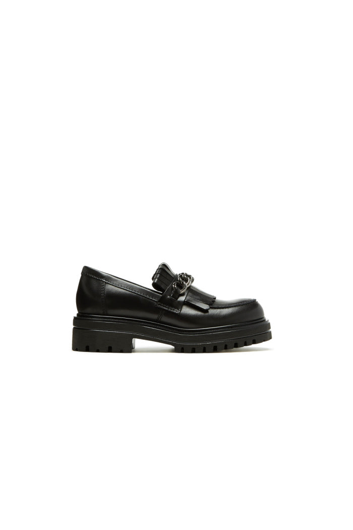 Refringe Leather Loafer in Black