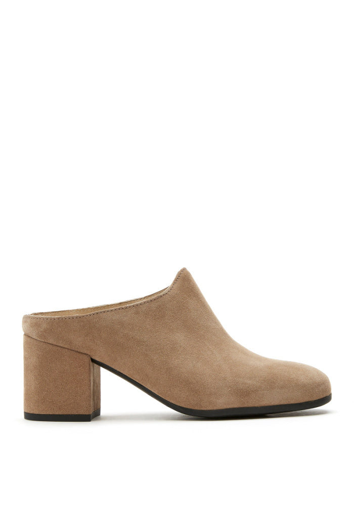 Jill in Biscotti Suede