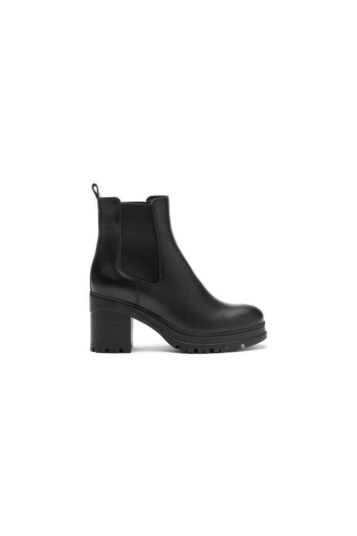 Paxton Leather Boot in Black