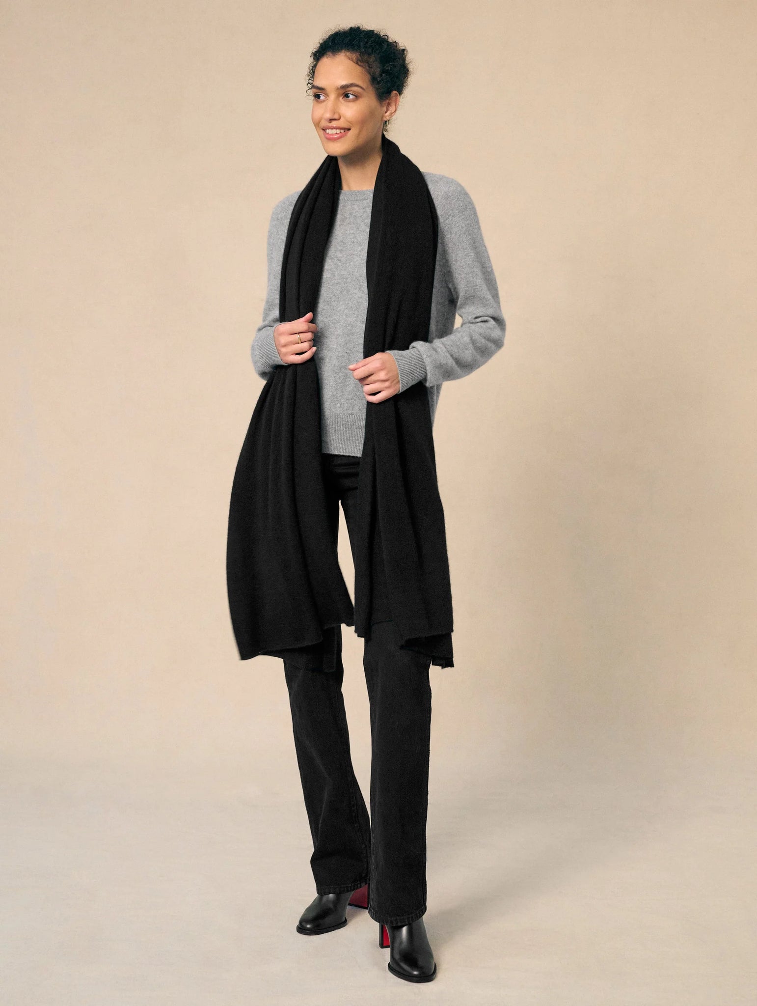 Cashmere Travel Wrap in Black