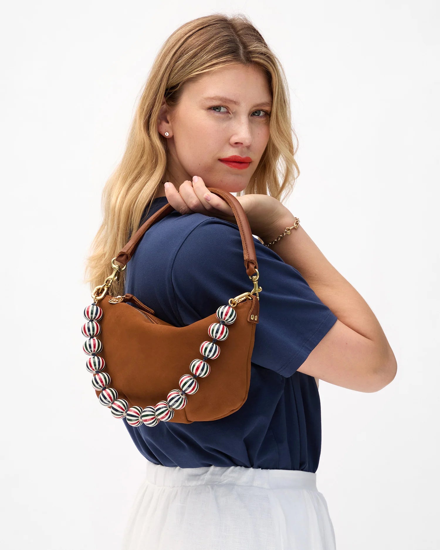 Petit Moyen Messenger in Hazelnut