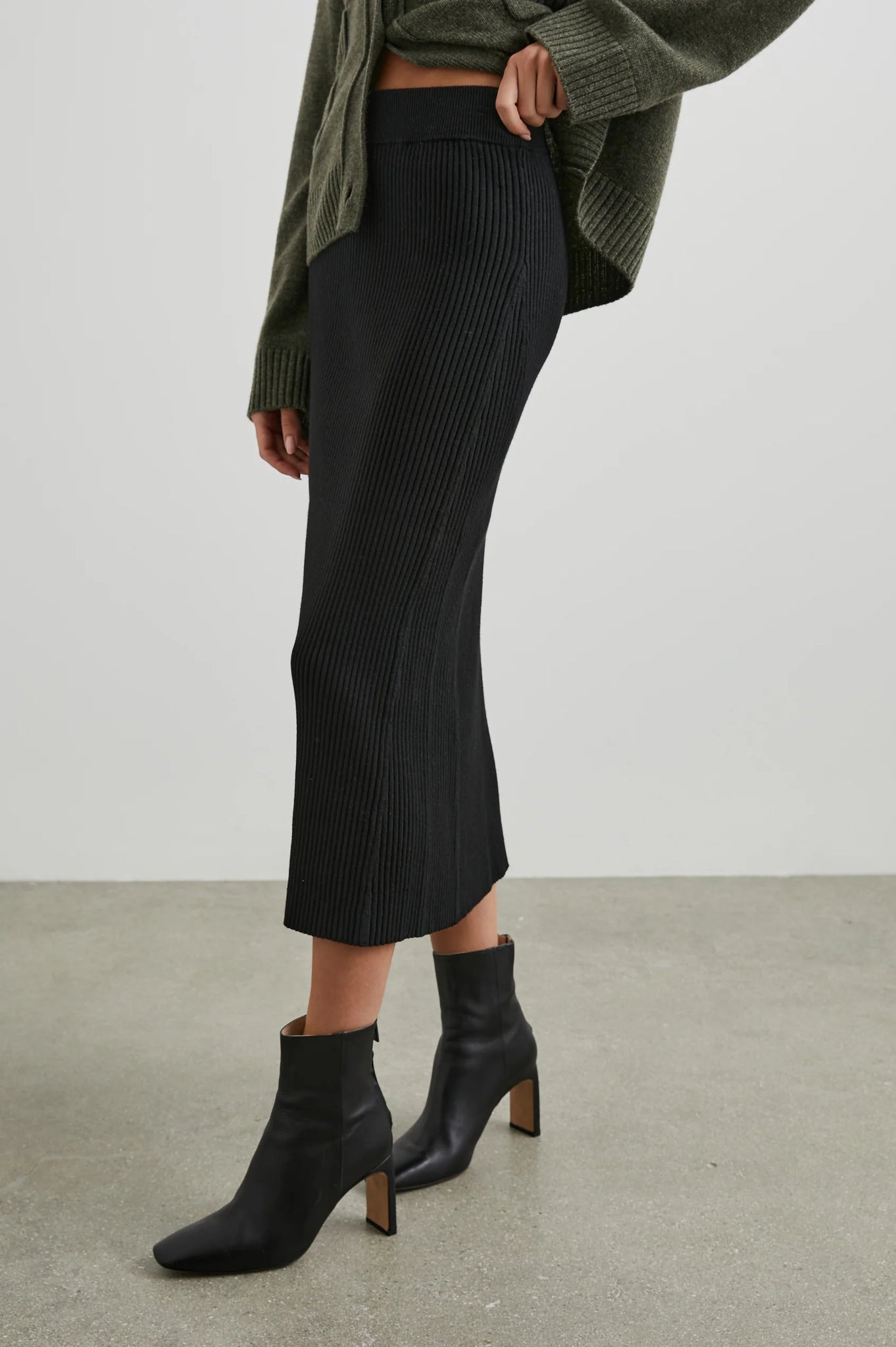 Davina Skirt in Black