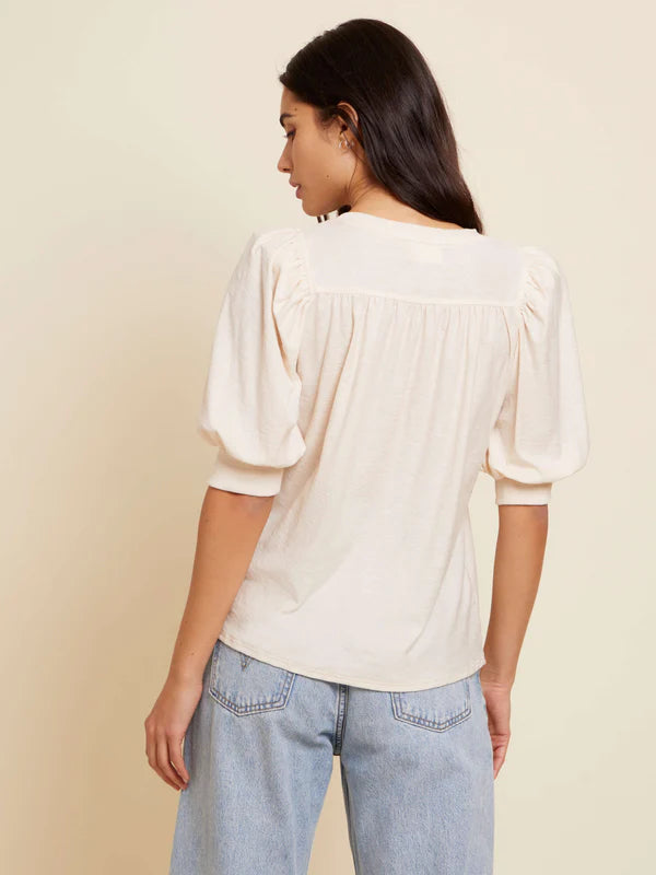 Journey Tee in Parchment