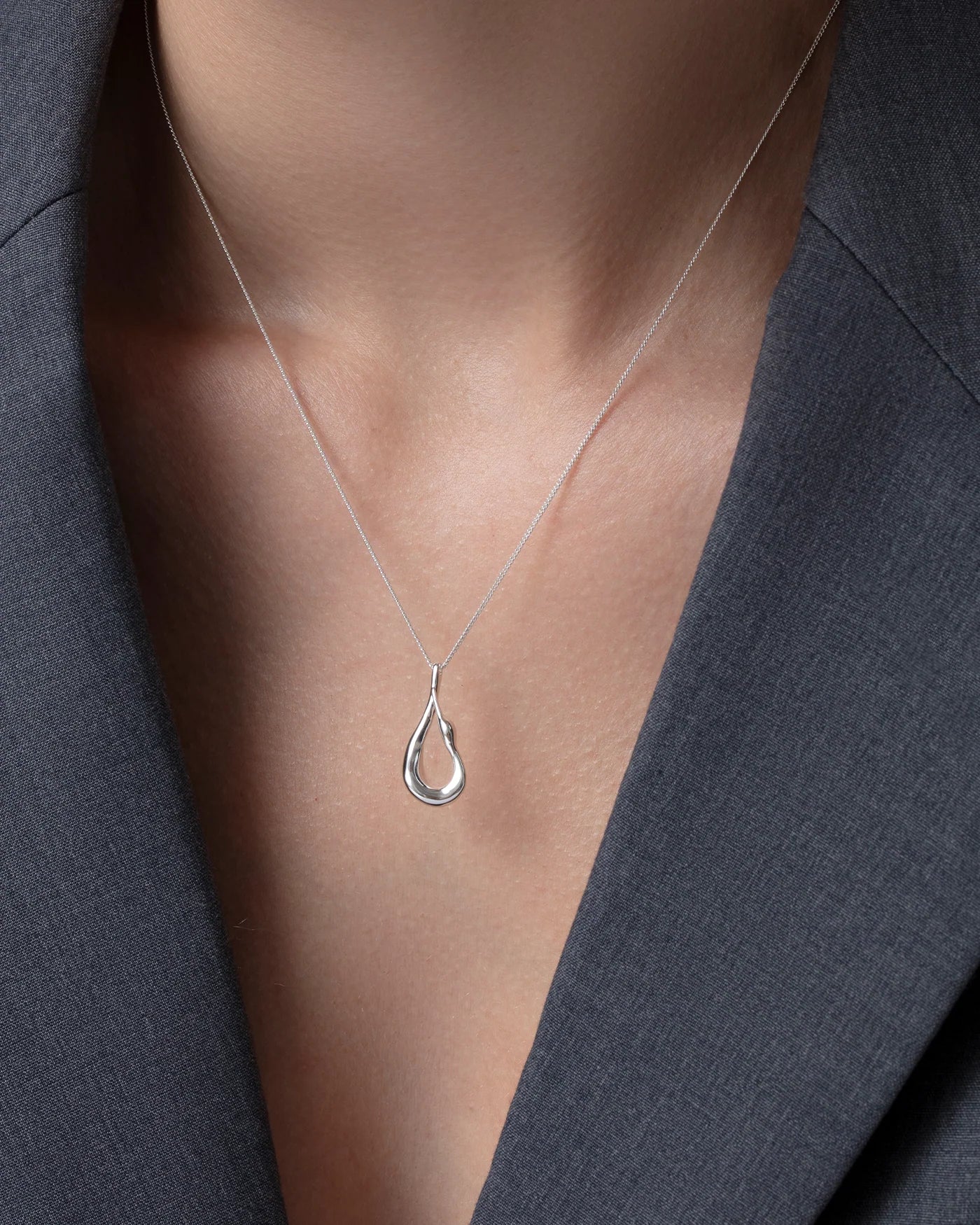 Mini Egret Pendant Necklace in Silver