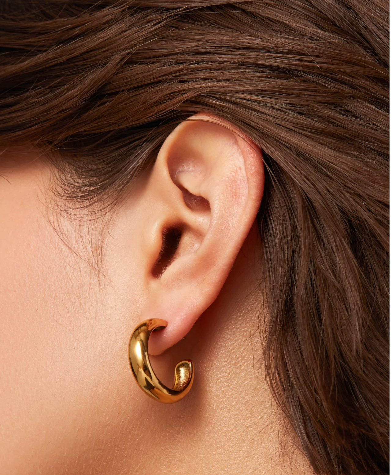 Staple Hoops Medium in Gold
