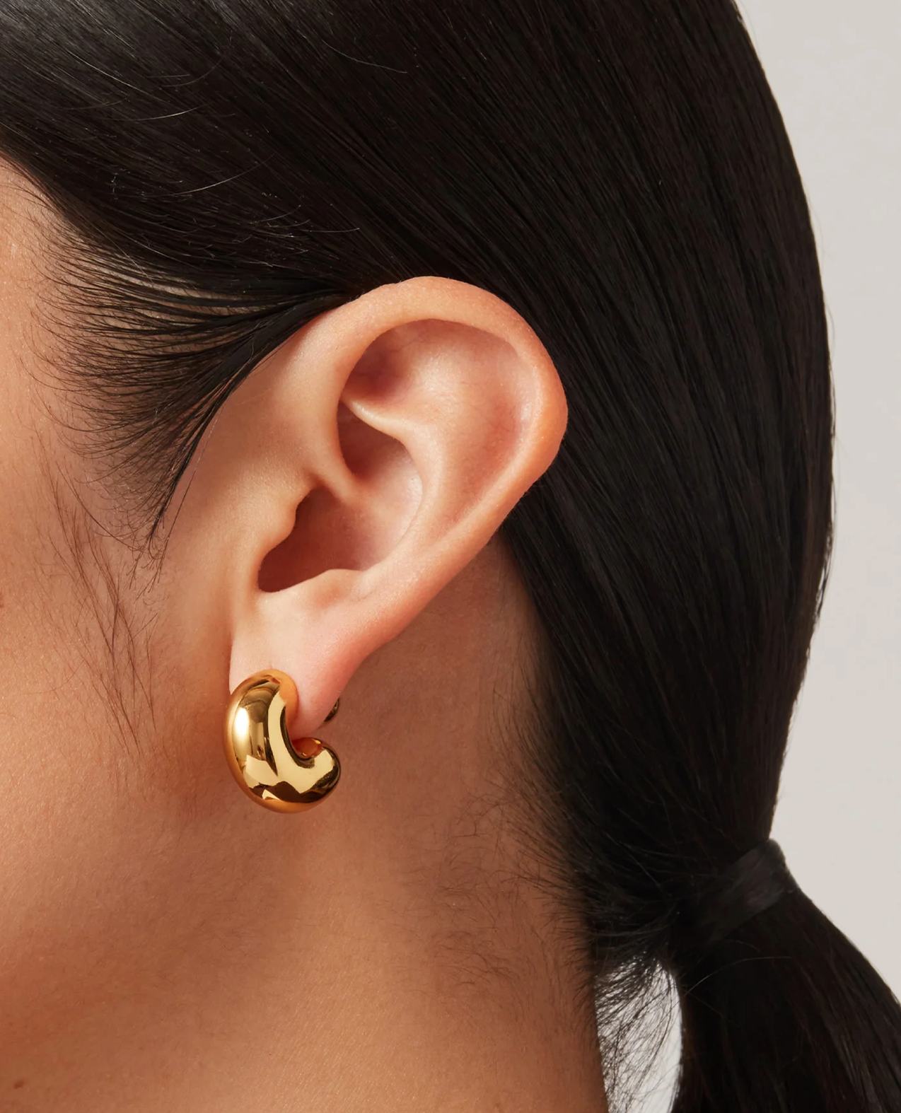 Tome Hoops Medium in Gold