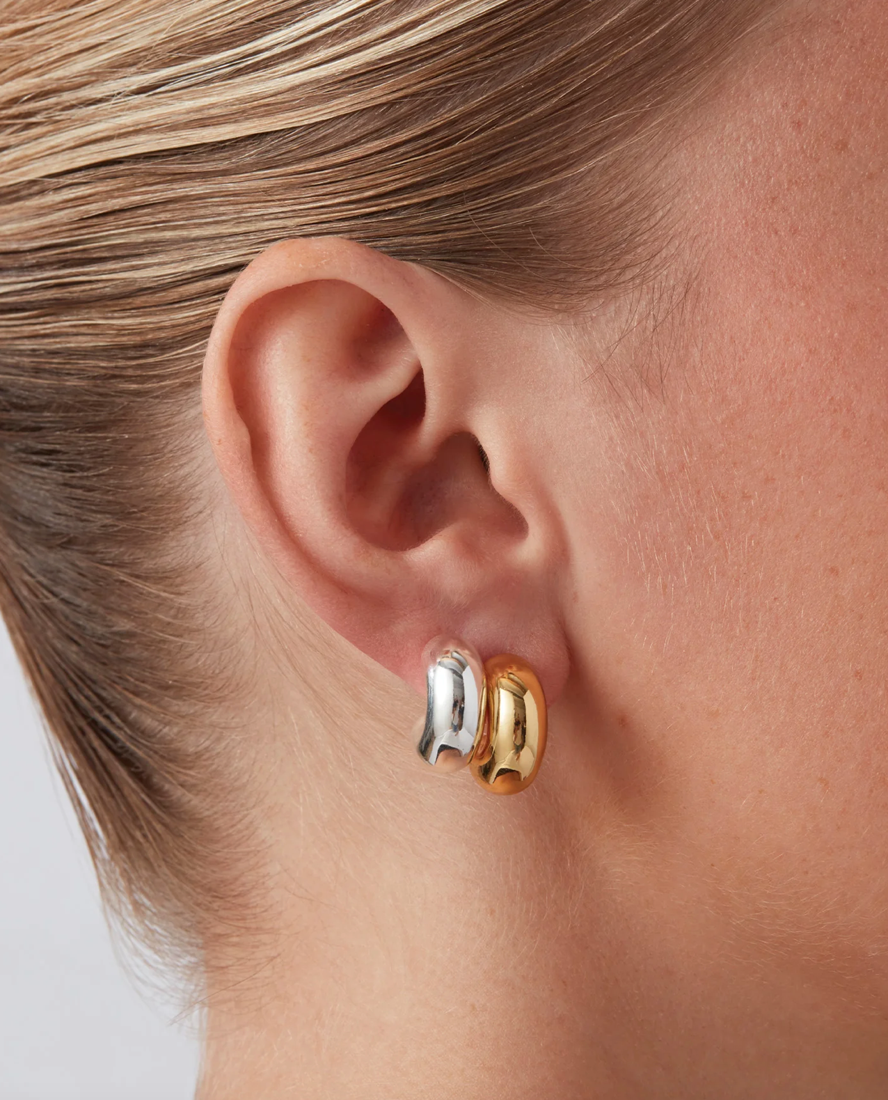 Tome Hoops Small in Gold
