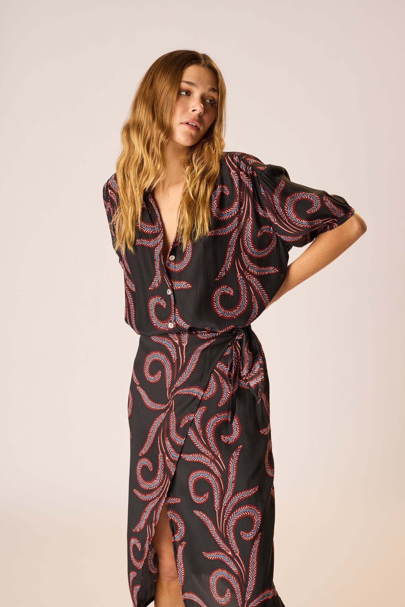 Violet Top in Feather Black