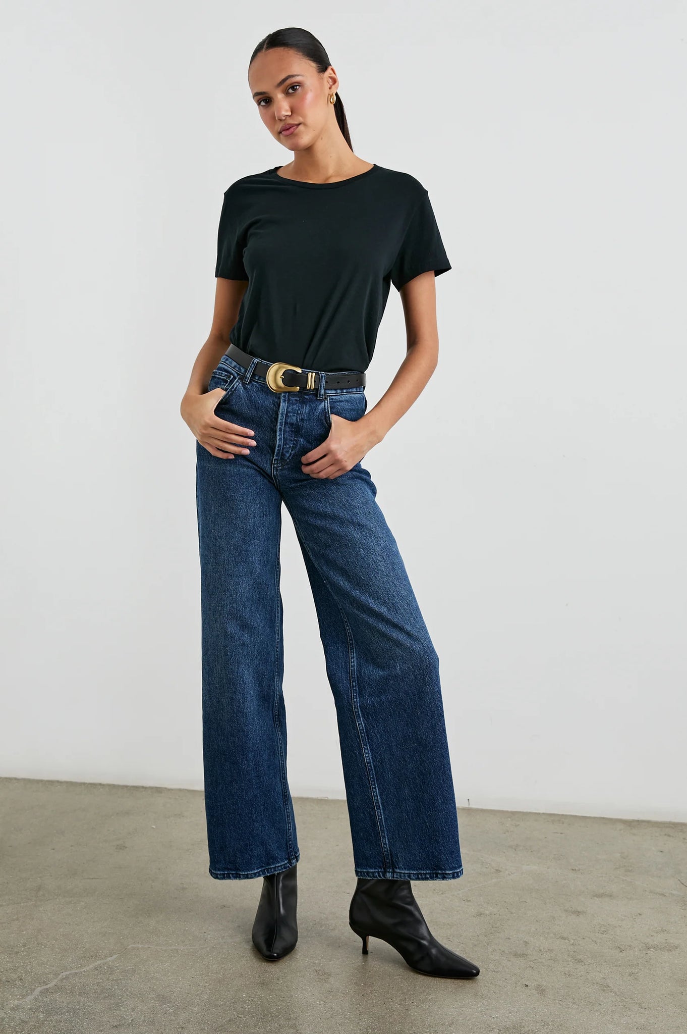 Classic Crew Neck T-Shirt in Black