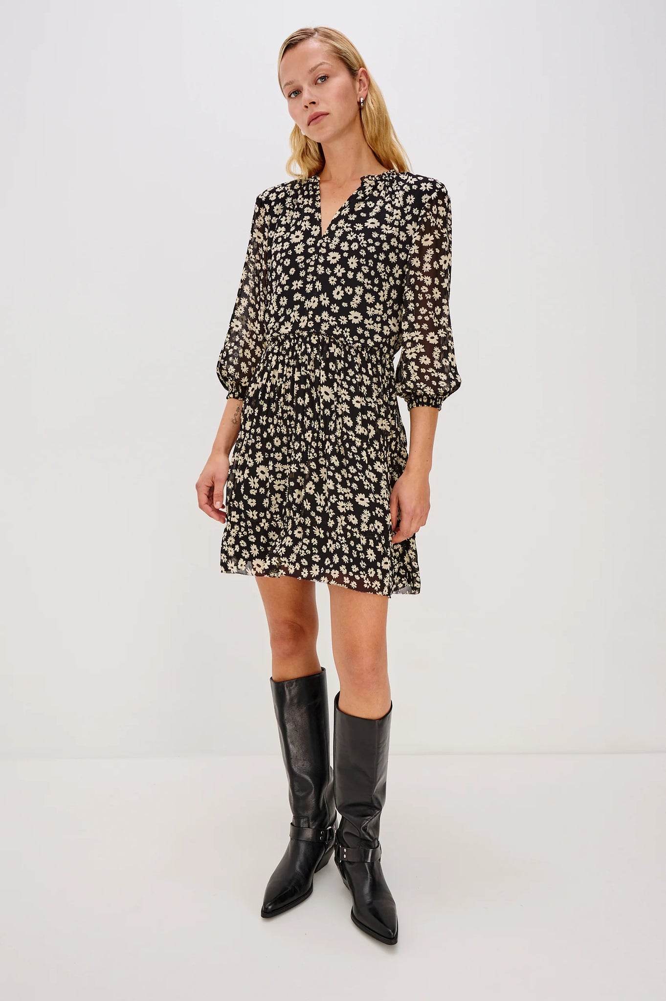 Yolani Dress in Sun Daisies