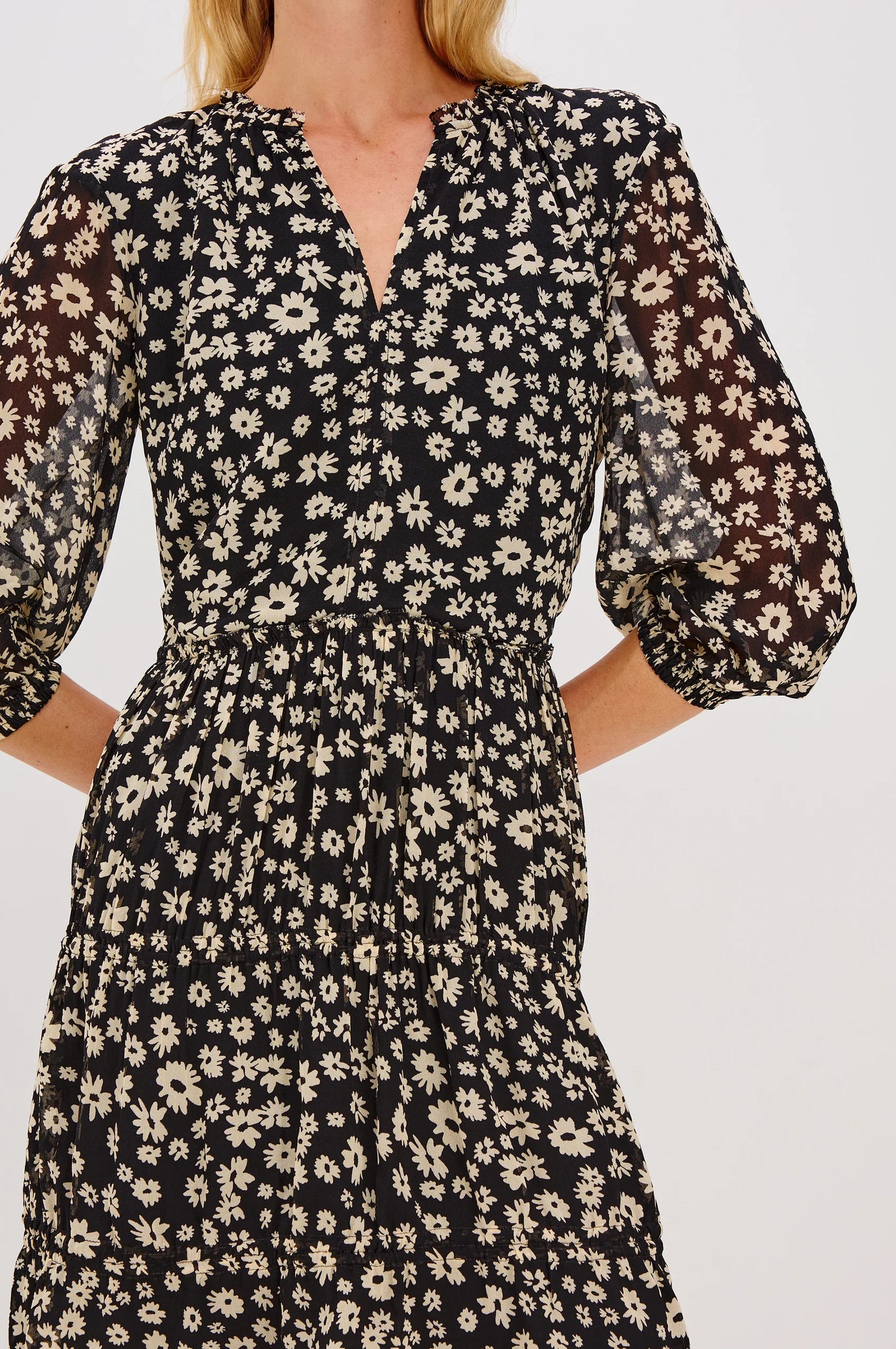 Yolani Dress in Sun Daisies