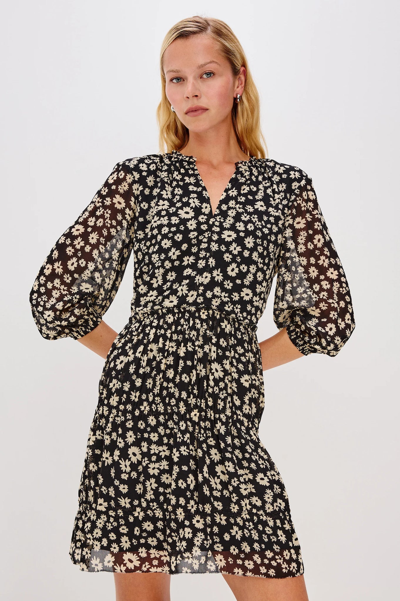 Yolani Dress in Sun Daisies
