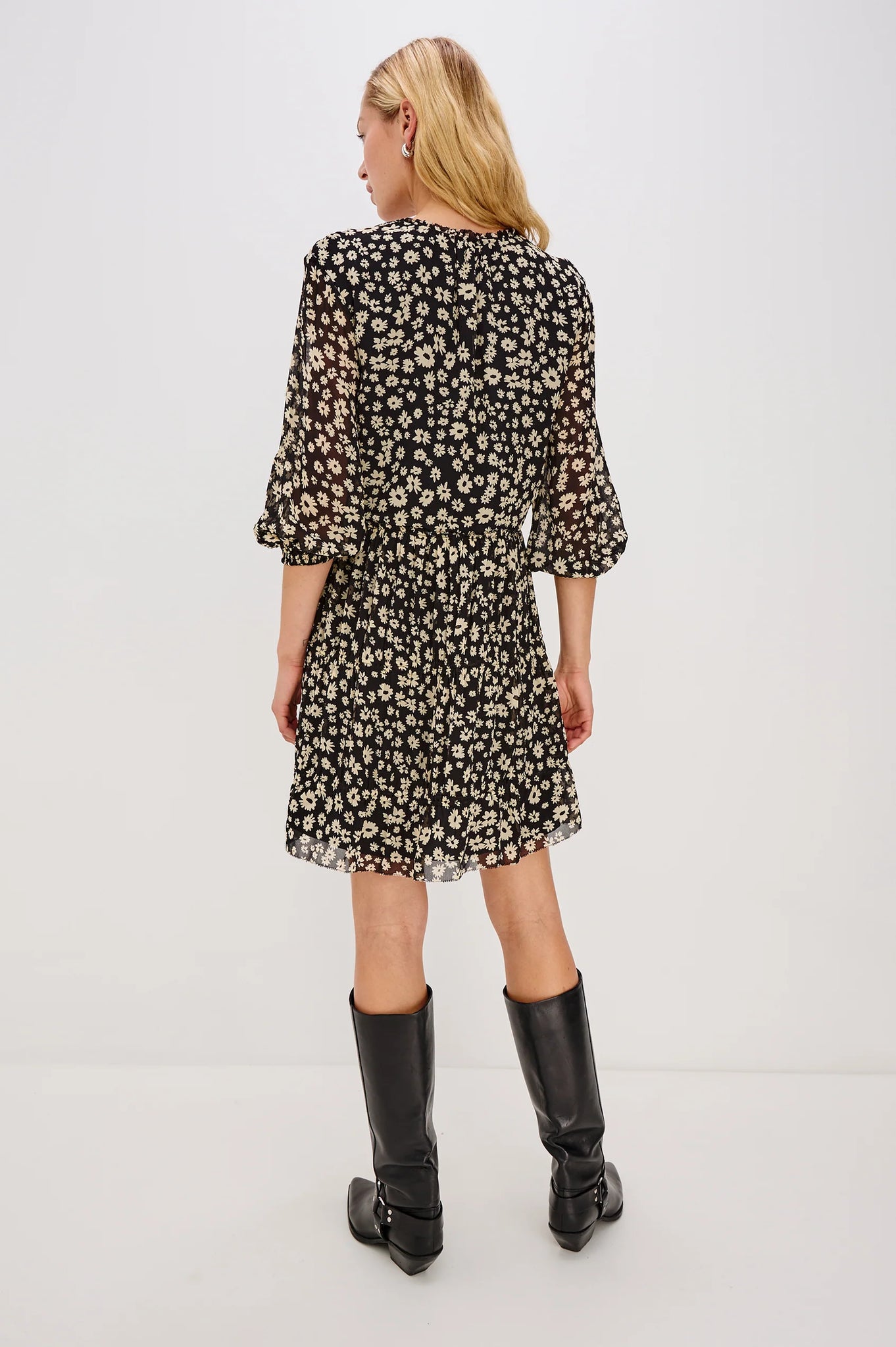 Yolani Dress in Sun Daisies