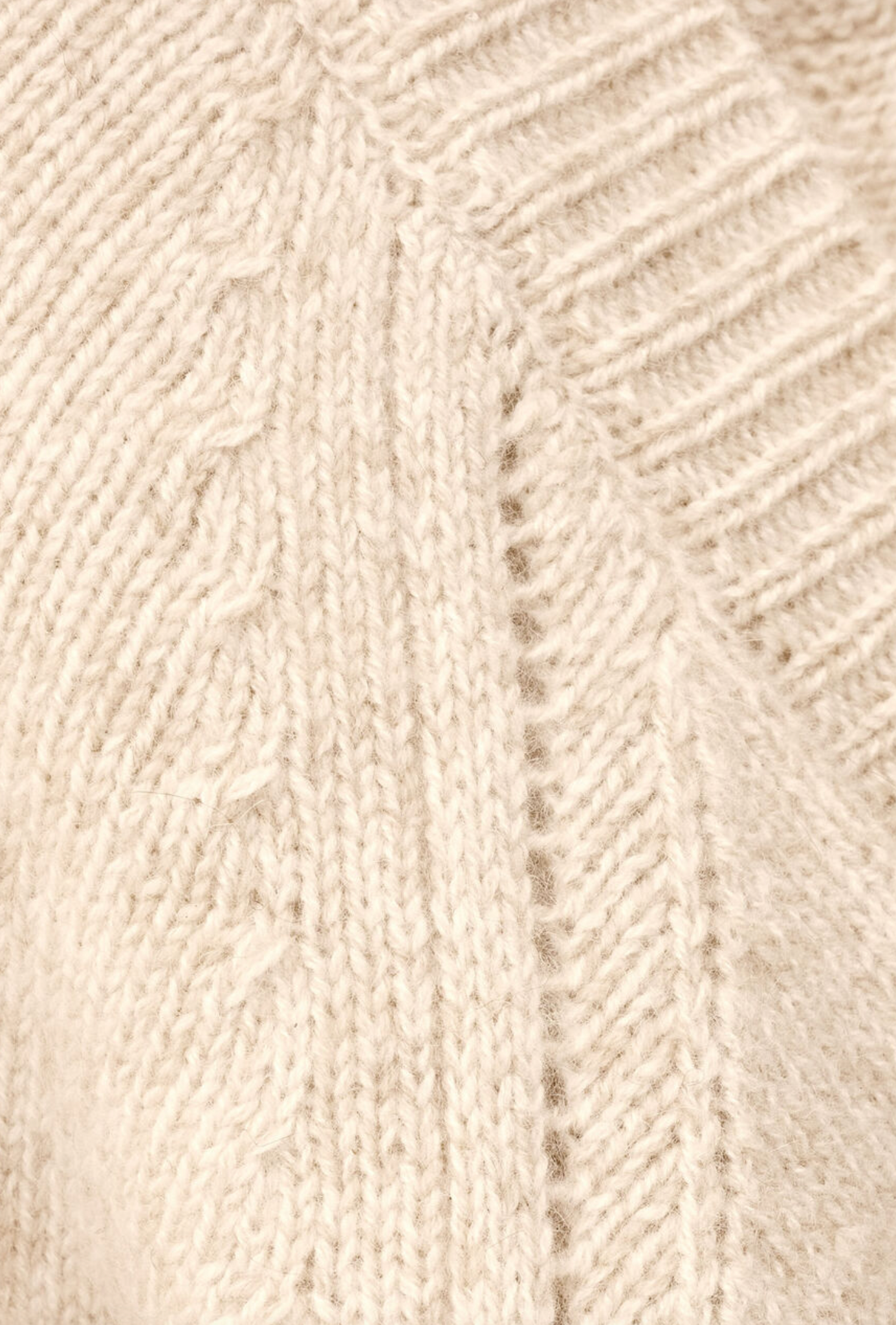 Cellya Cardigan. Beige
