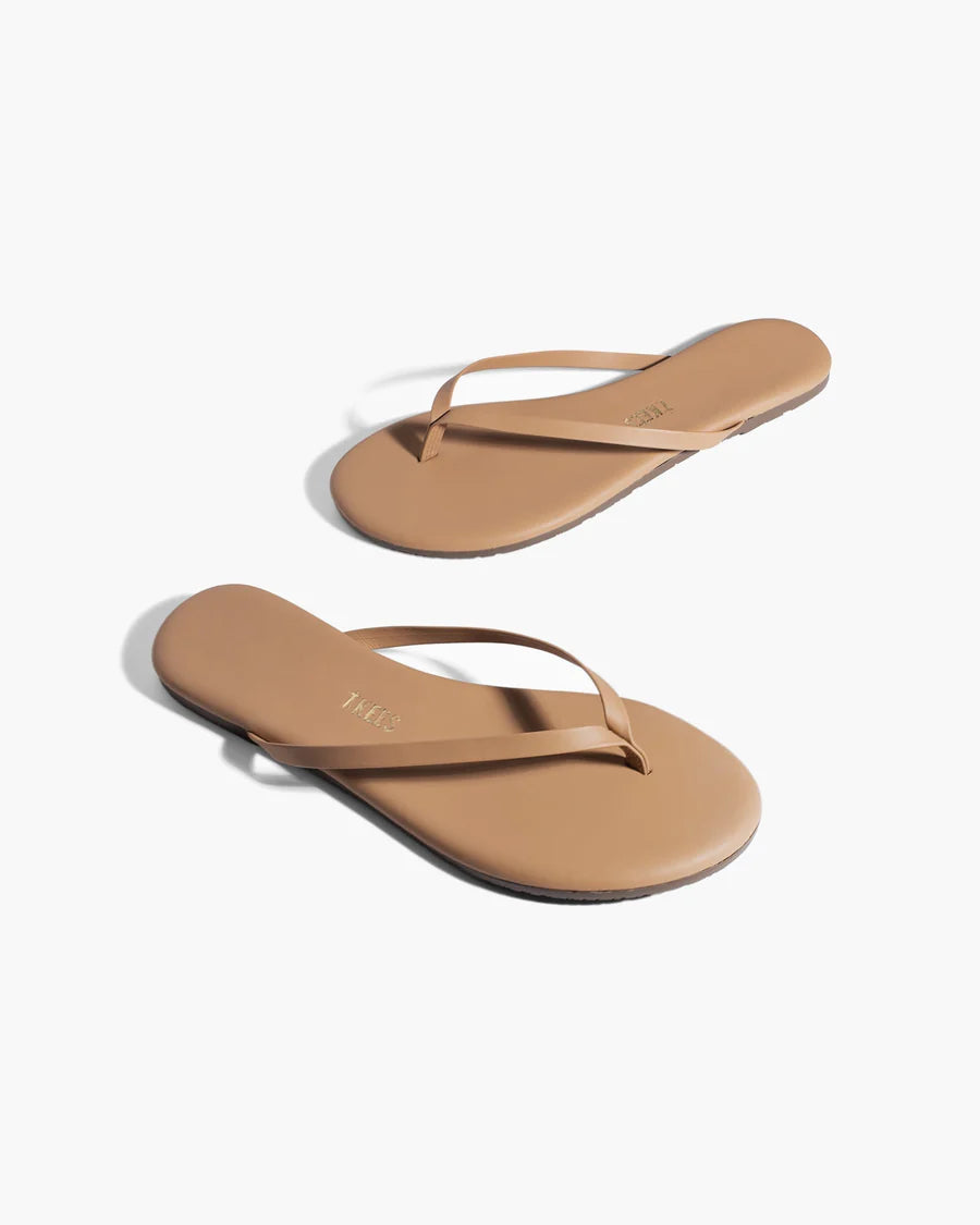 Lily Nudes in Beach Bum