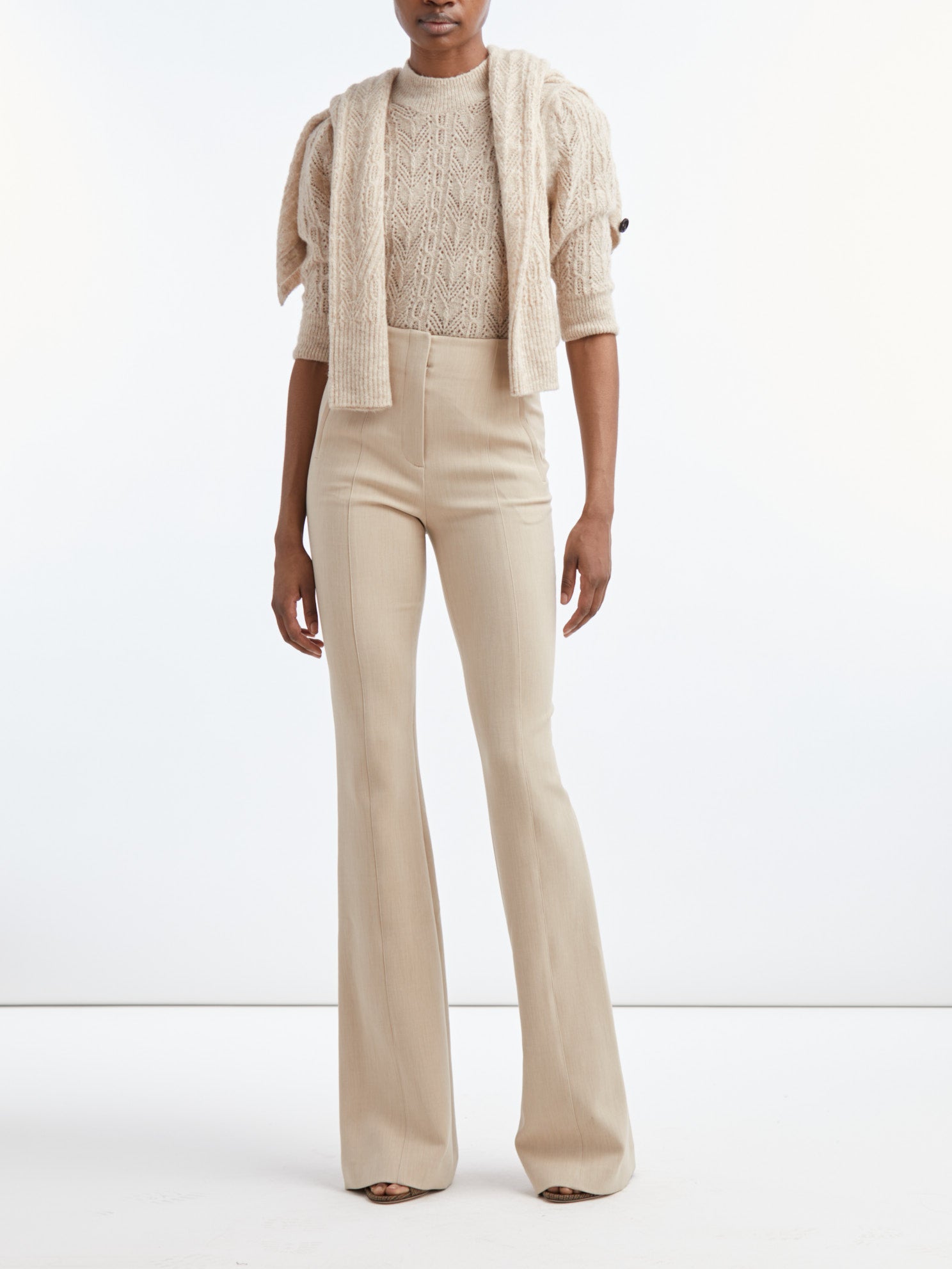 Grinney Pullover in Heathered Sand