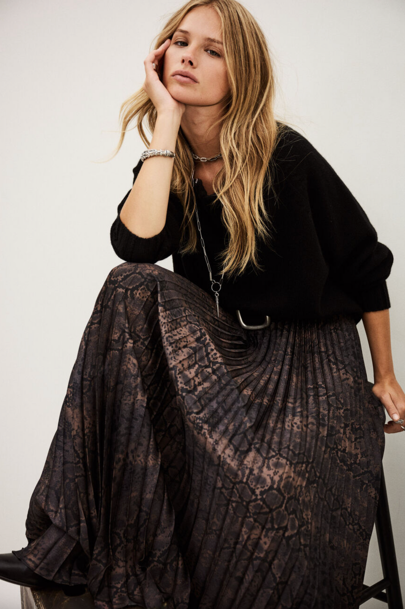 Howie Pleated Skirt. Marron