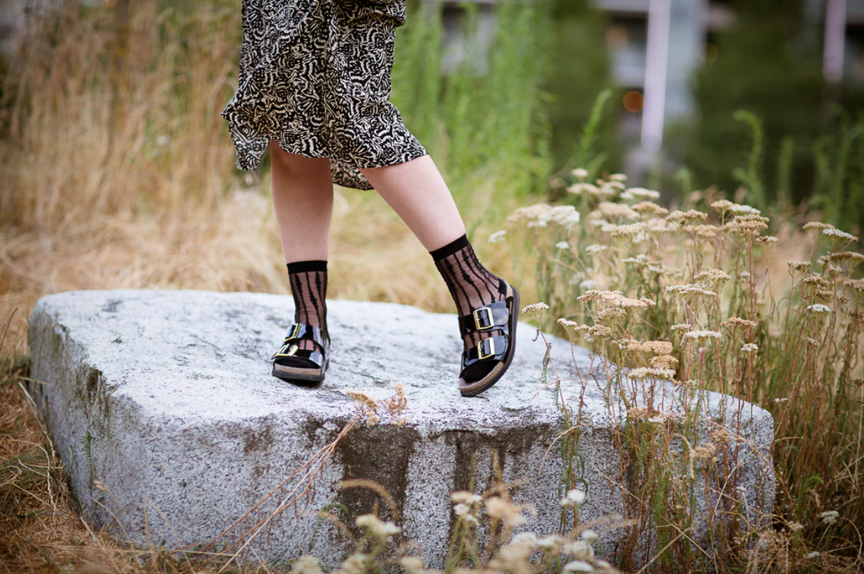 Sheer Bubbles Socks in Black