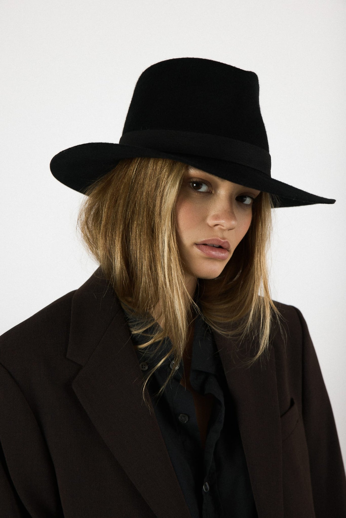 Luca Packable Hat in Black