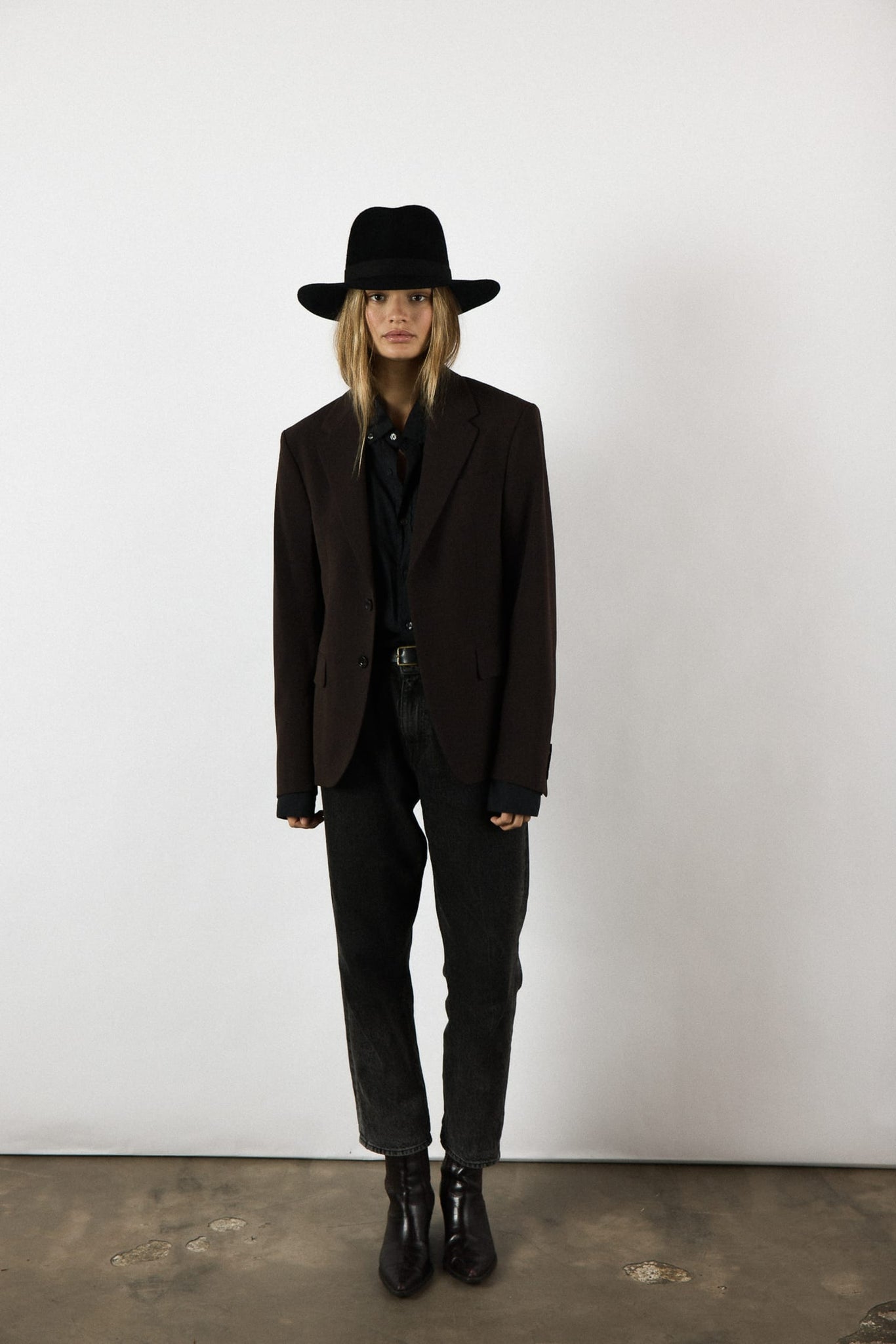 Luca Packable Hat in Black