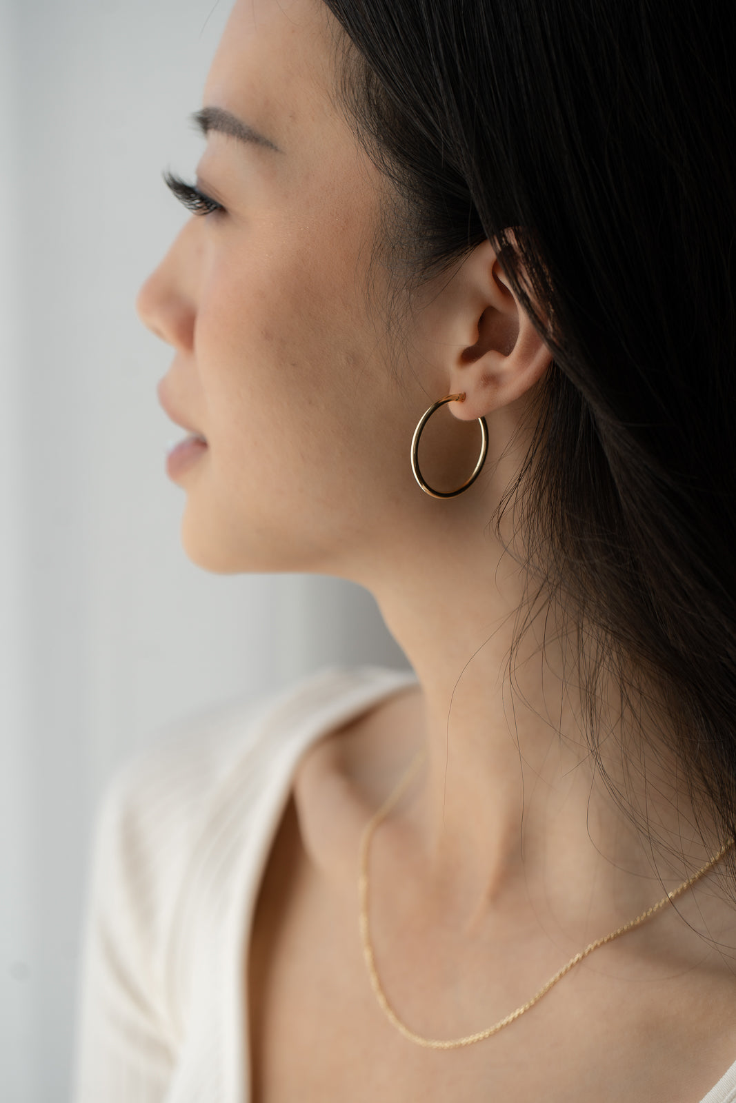 Noa Medium Hoops | 10k Gold