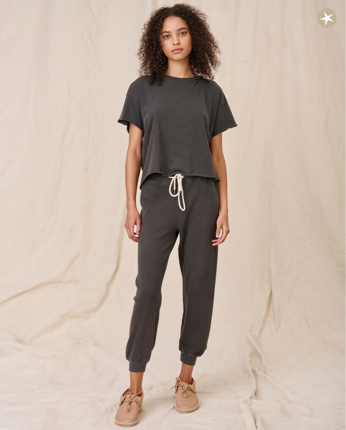The Crop Tee. Washed Black