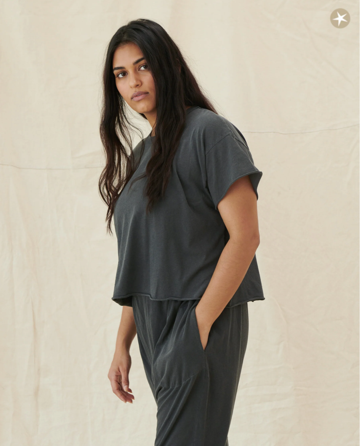 The Crop Tee. Washed Black