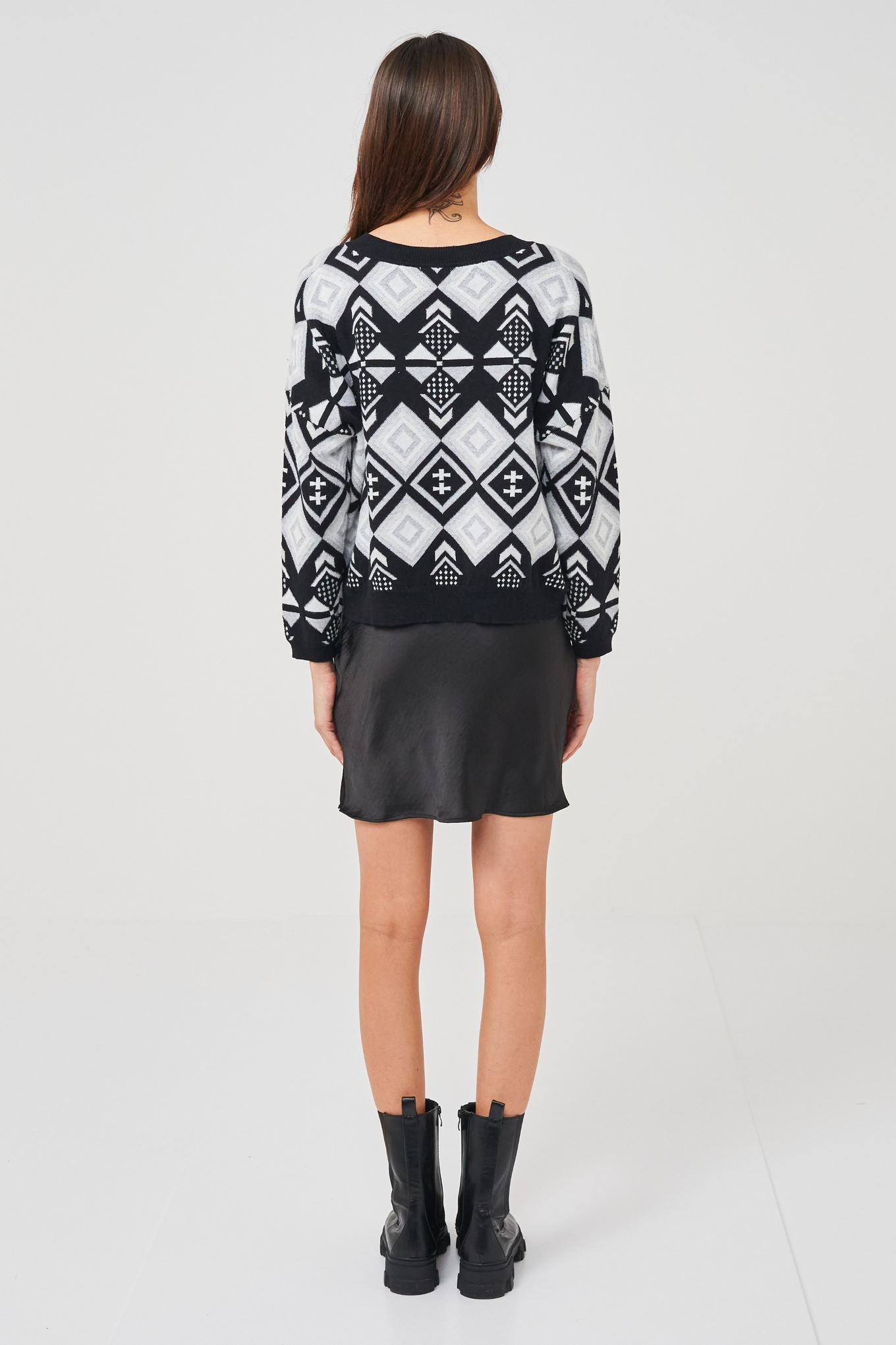 Pop Fairisle Victory V Sweater in Coal/Silver Haze