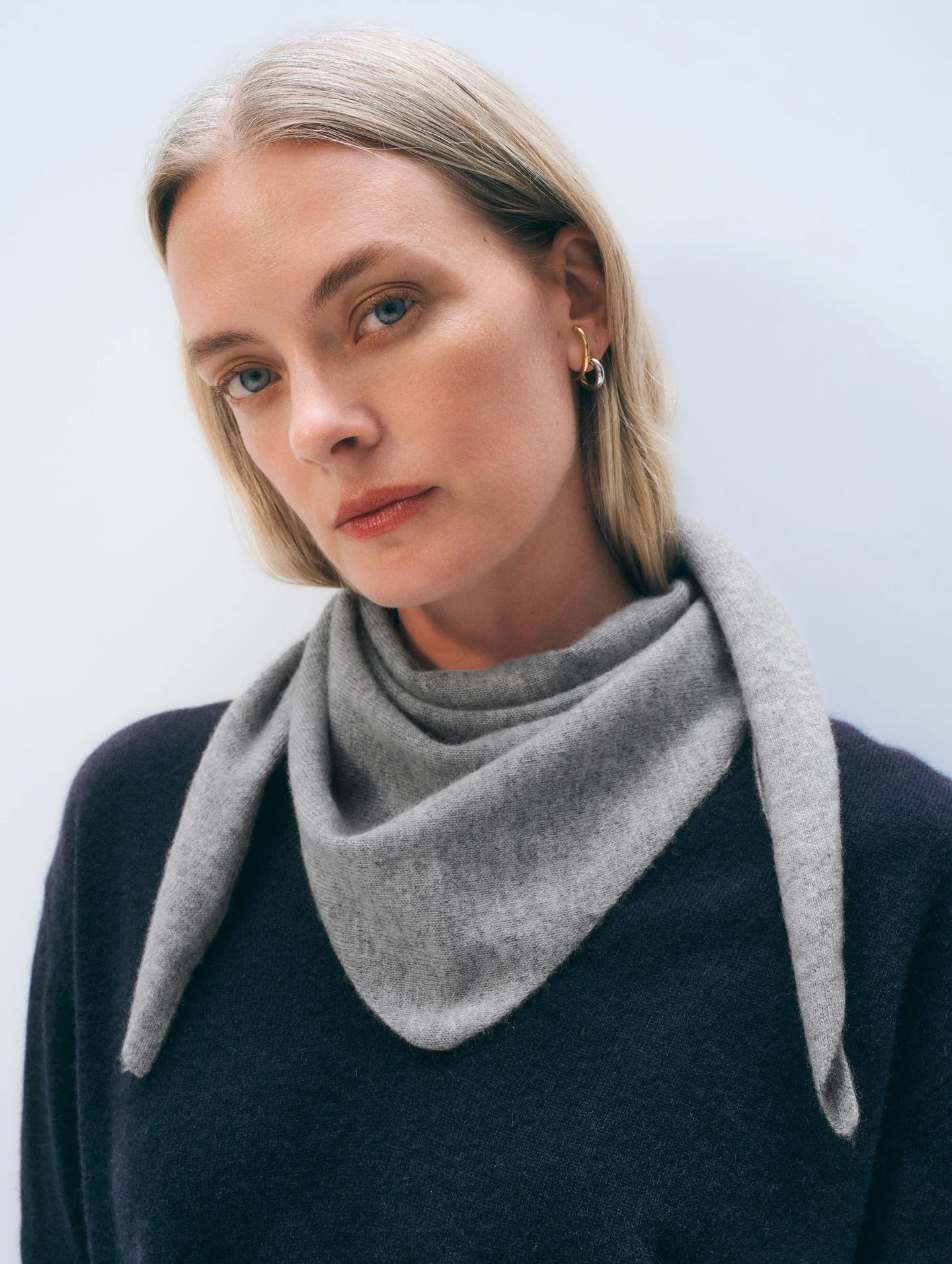 Cashmere Neckerchief in Grey Heather