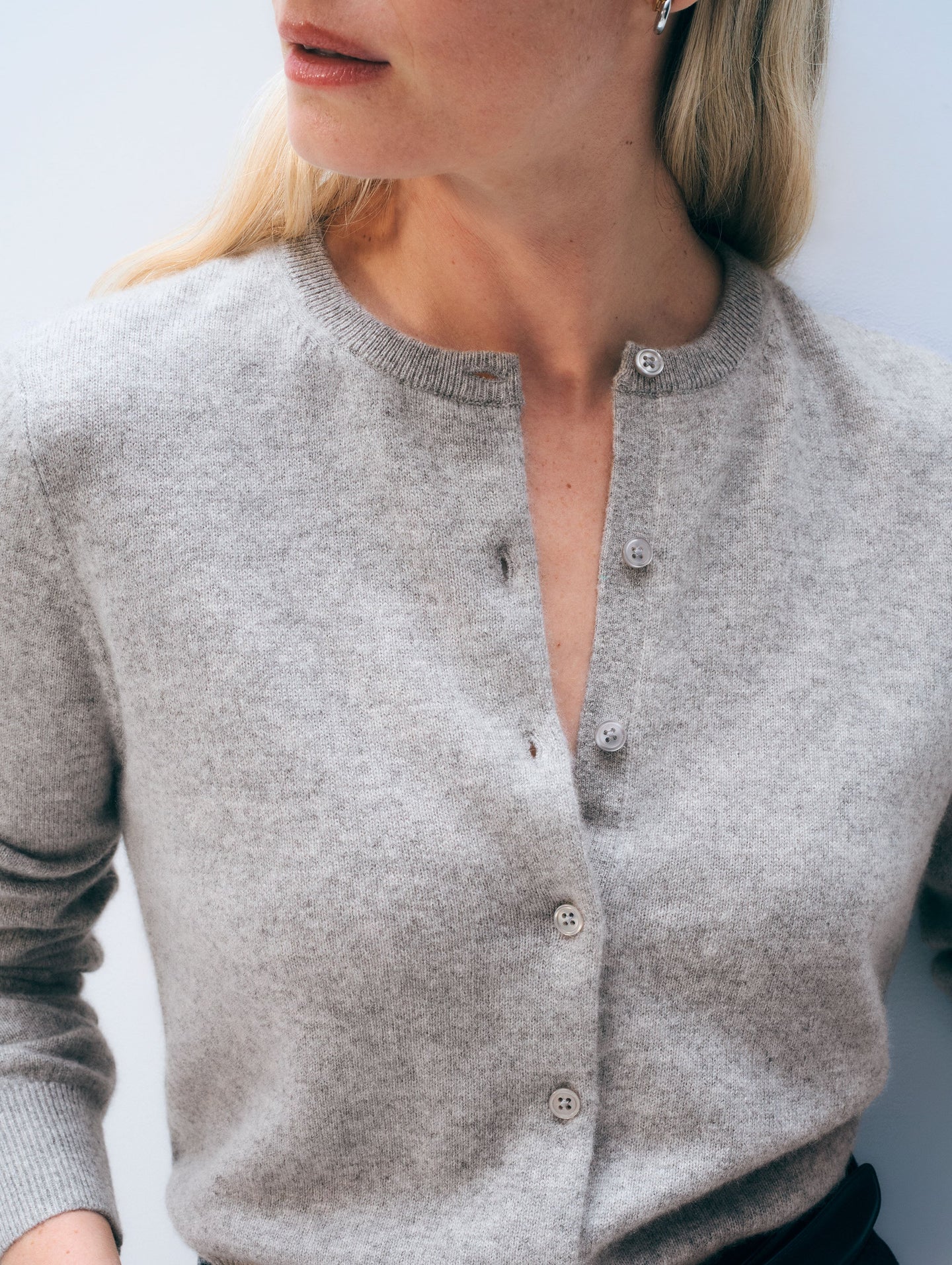 Cashmere Crewneck Cardigan in Coffee Bean