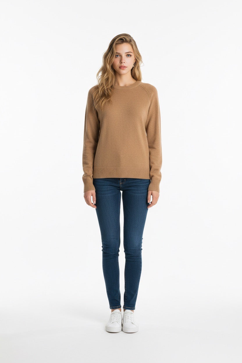 Taylor Pullover in Vicuna