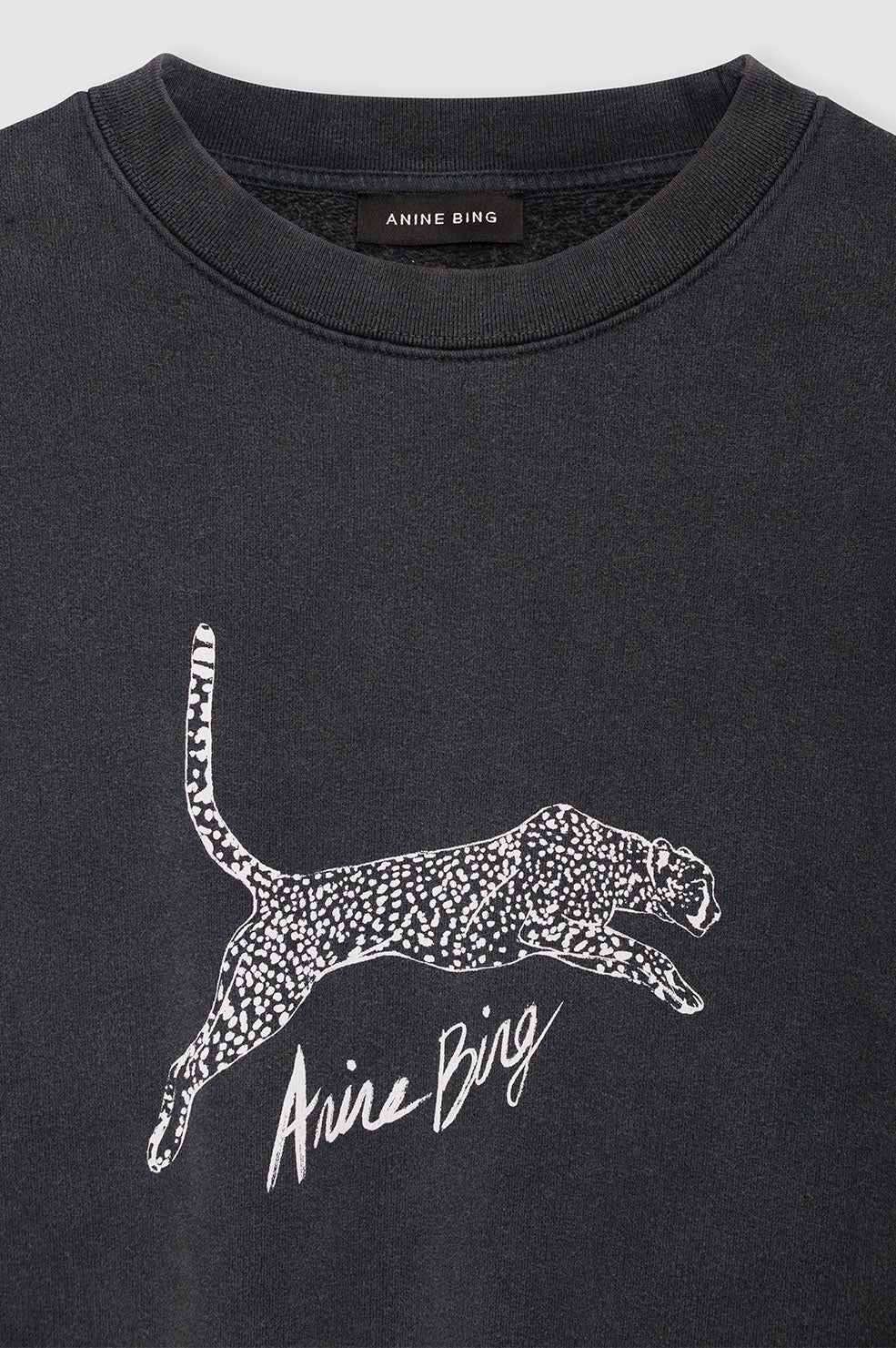 Spencer Sweatshirt Spotted Leopard in Washed Black