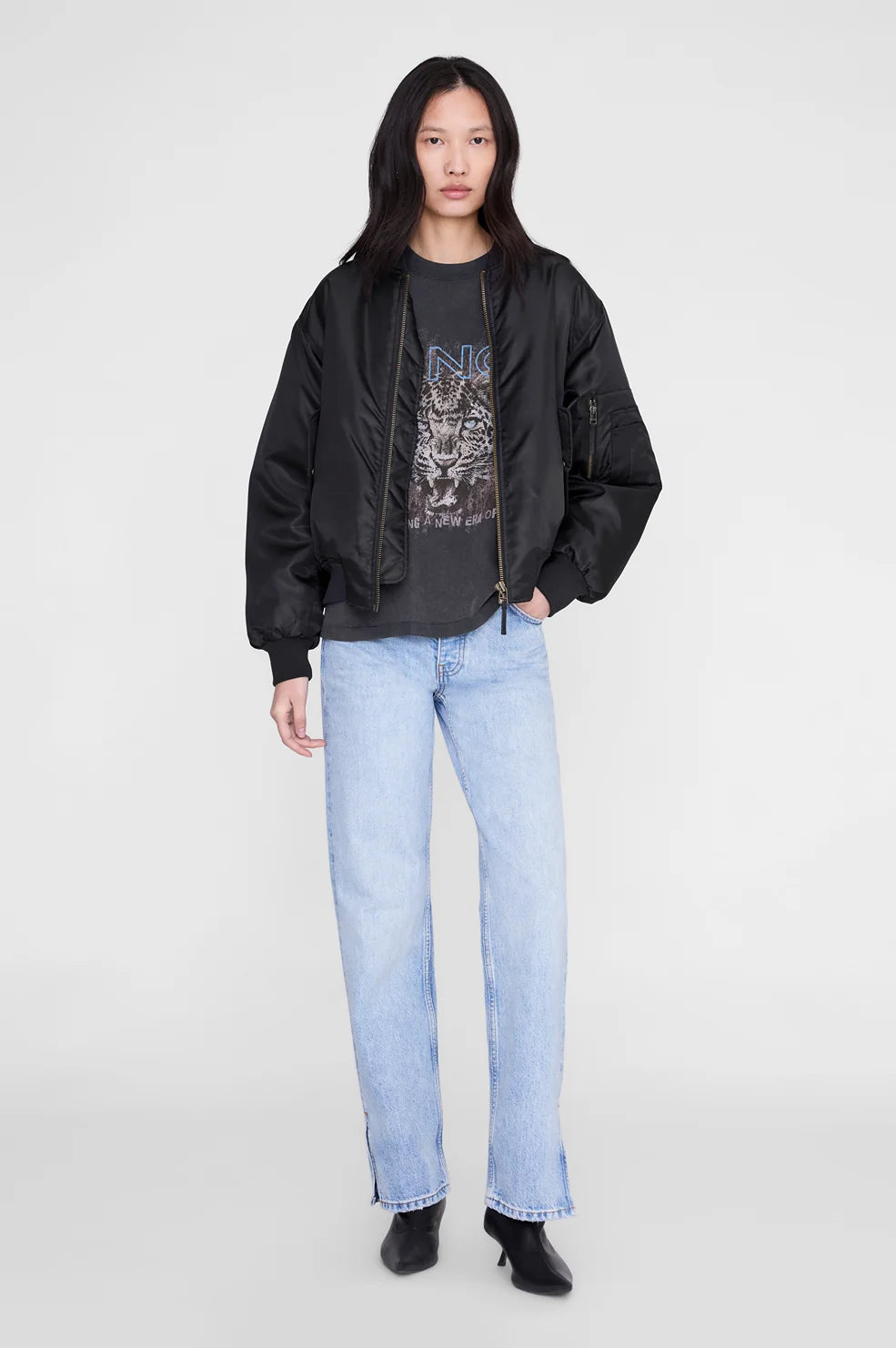Cade Tee Leo Muse in Washed Black