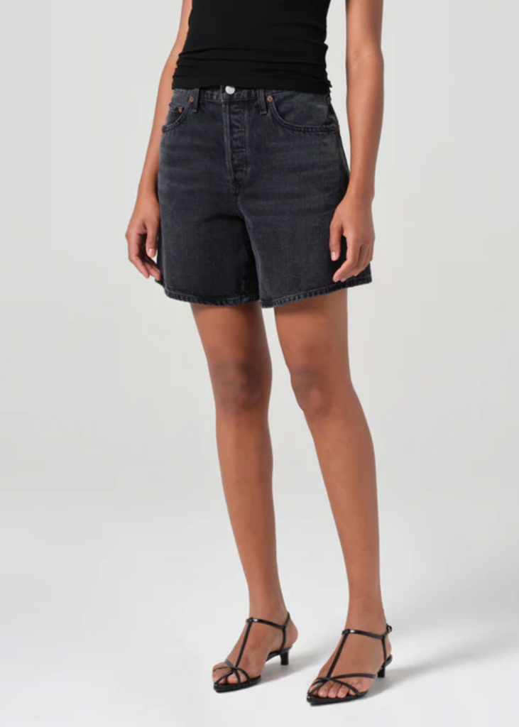 Dame Short in Hitch