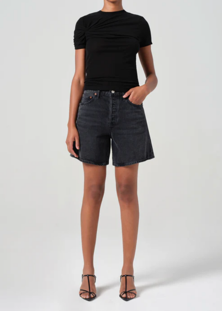 Dame Short in Hitch