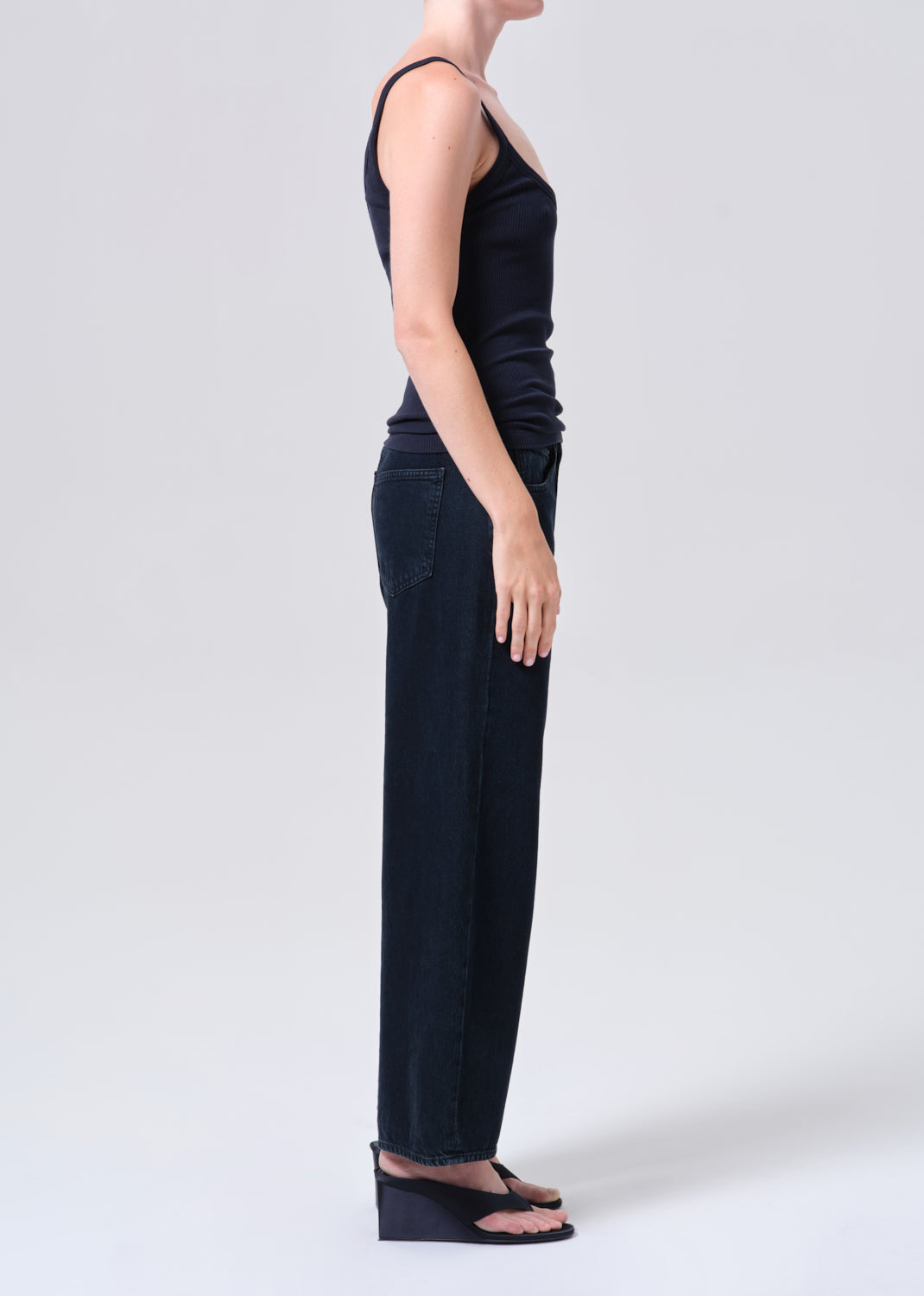 Low Curve Crop Jean (Weightless) in Crushed